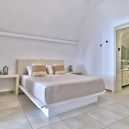 With View In The Heart Of Santorini *