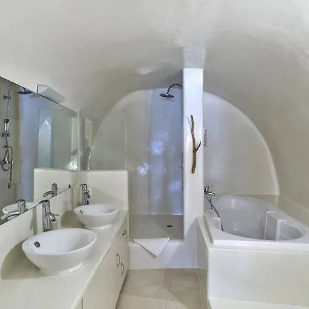 With View In The Heart Of Santorini Holiday home
