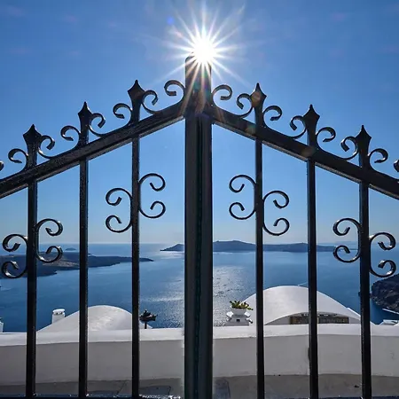 Holiday home With View In The Heart Of Santorini *